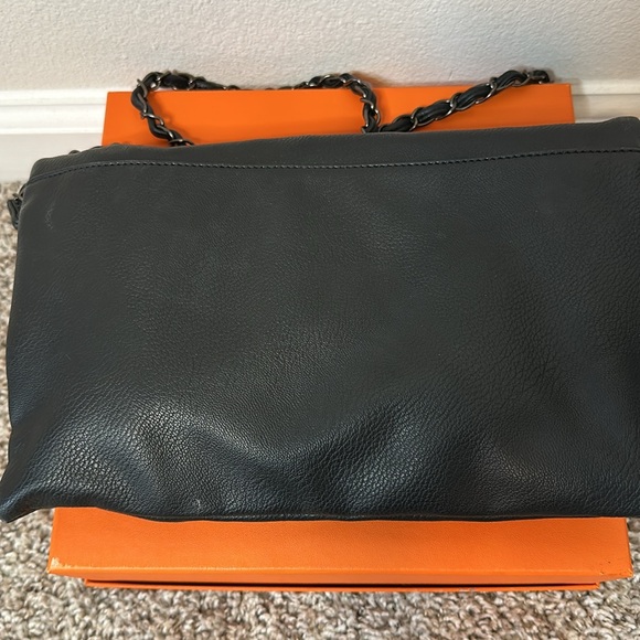 Faux Leather Skull handbag - Picture 2 of 3